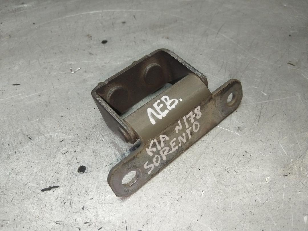 Петля крышки багажника 0MFFUG Kia Sorento - Фото 1