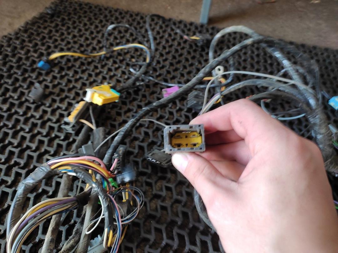 Проводка 5861HN Dacia Logan купить на авторазборке