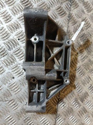 Кронштейн двигателя 0YQQZW Audi 80