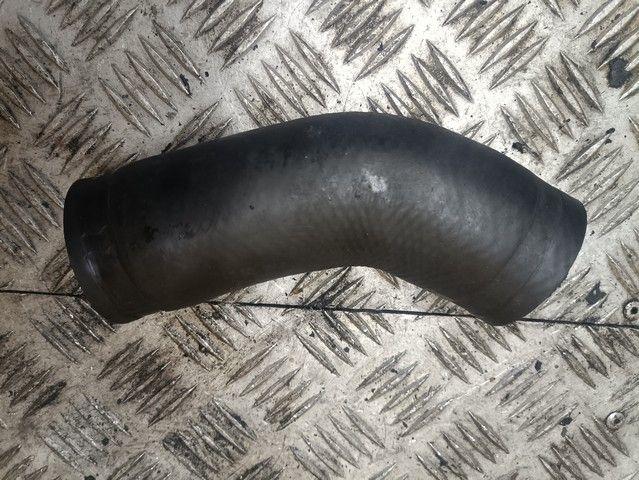 Патрубок интеркулера 4U0J4H Toyota Avensis