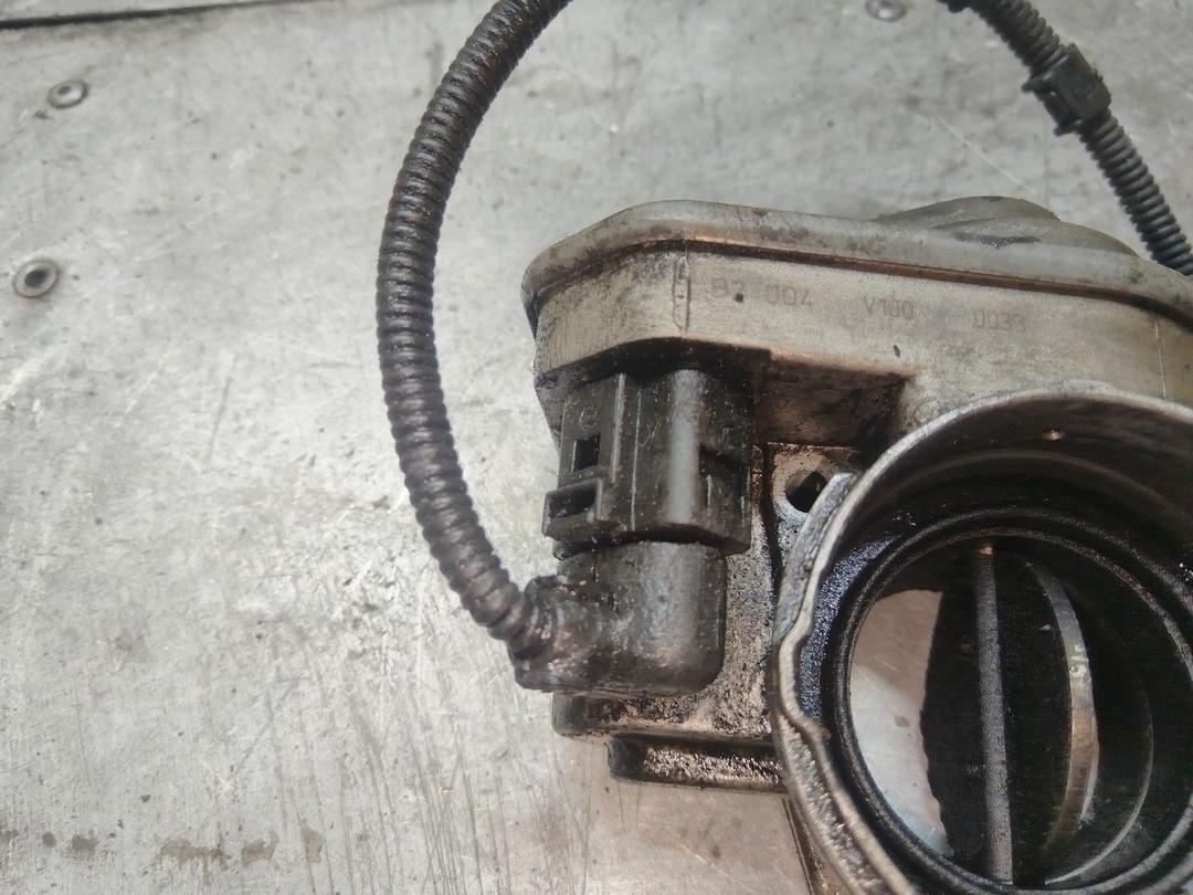 Заслонка дроссельная U17J6D Volkswagen Golf - Фото 5