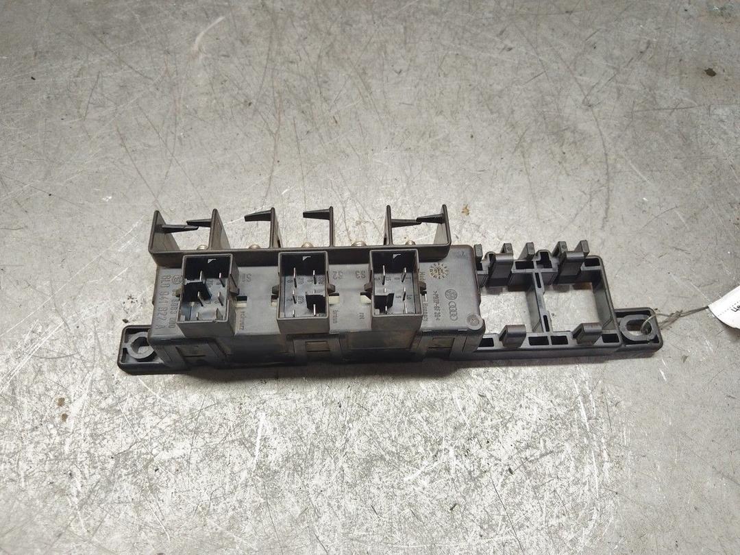 Блок предохранителей 7X46PV Volkswagen Passat купить