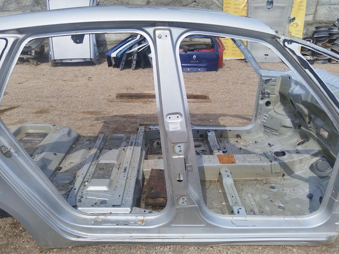 Стойка кузовная центральная правая P8P643 Citroen C4 Picasso купить с доставкой