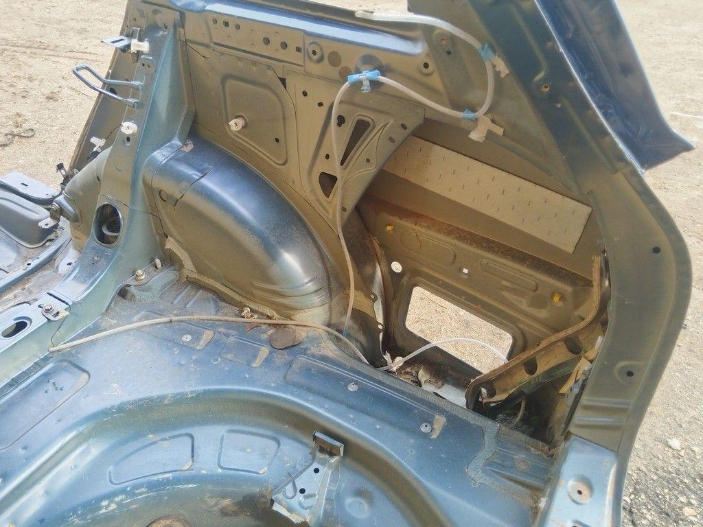 Крыло заднее правое M1CCSN Toyota Avensis undefined