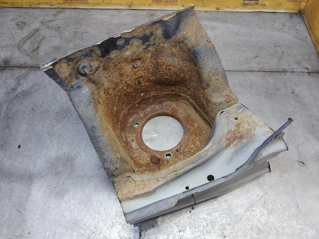 Стакан лонжерона правый 3U2MRX Mitsubishi Carisma купить с доставкой