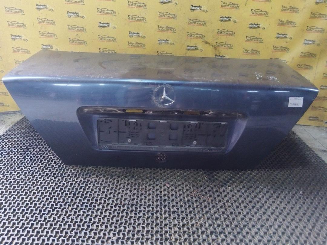 Крышка багажника (дверь 3-5) 8VEG0O Mercedes C W202 купить на авторазборке
