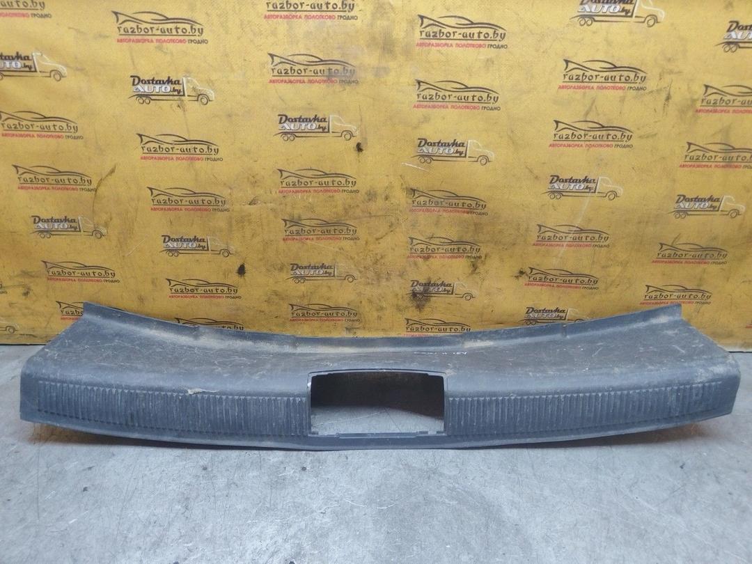 Накладка замка багажника XP8DNG Skoda Fabia купить