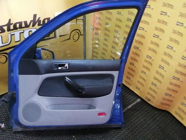 Обшивка двери передней правой (дверная карта) ZTGK1H Volkswagen Golf