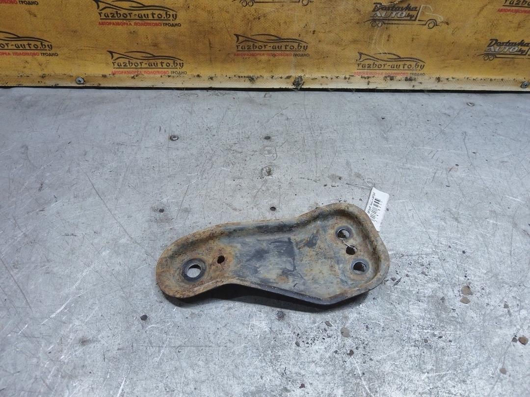 Кронштейн крепления балки подвески 4U5W8V Skoda Fabia купить