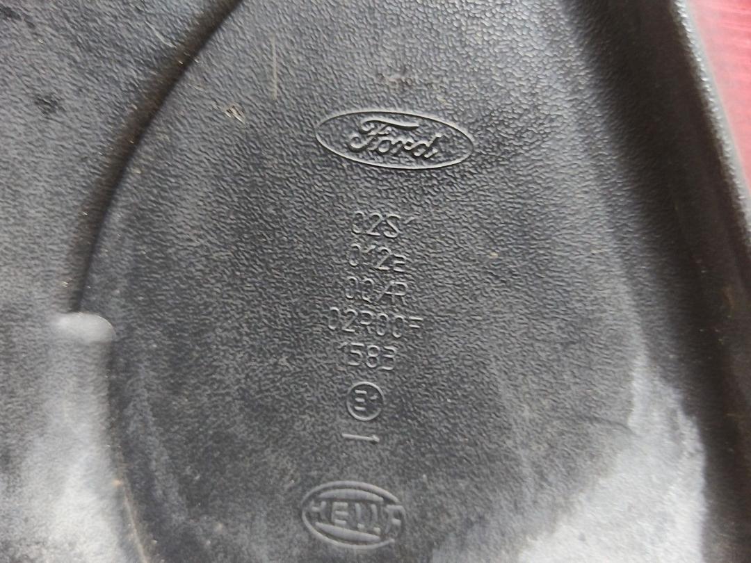 Фонарь задний правый 4L52ZE Ford C-Max купить с доставкой. Огромный выбор запчастей и марок авто. У нас есть практически все.