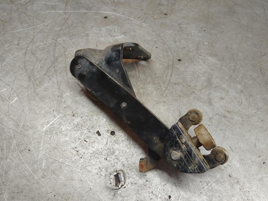 Ролик двери сдвижной U33YLP Volkswagen Caddy - Фото 1