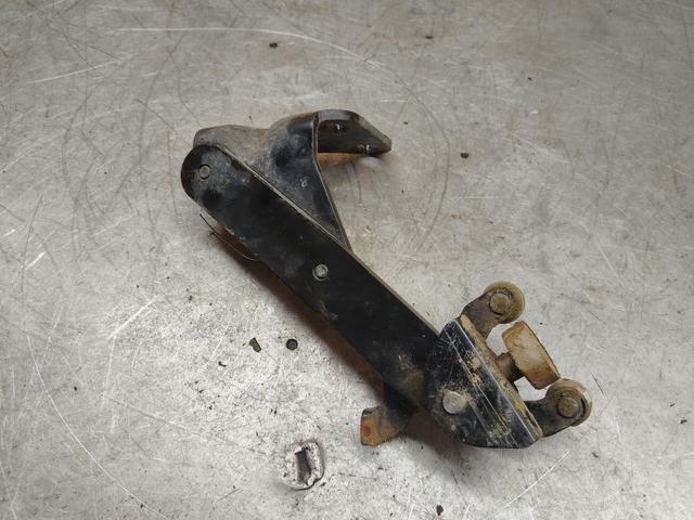 Ролик двери сдвижной U33YLP Volkswagen Caddy