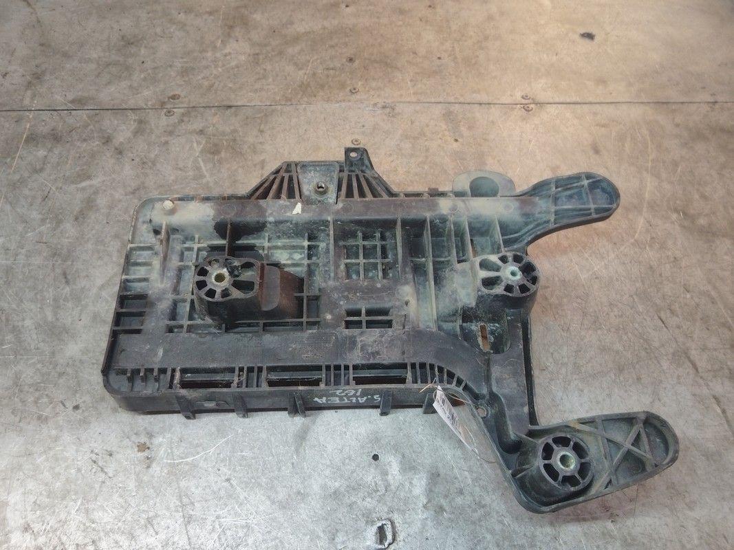 Полка аккумулятора YVIP2A Seat Altea - Фото 2