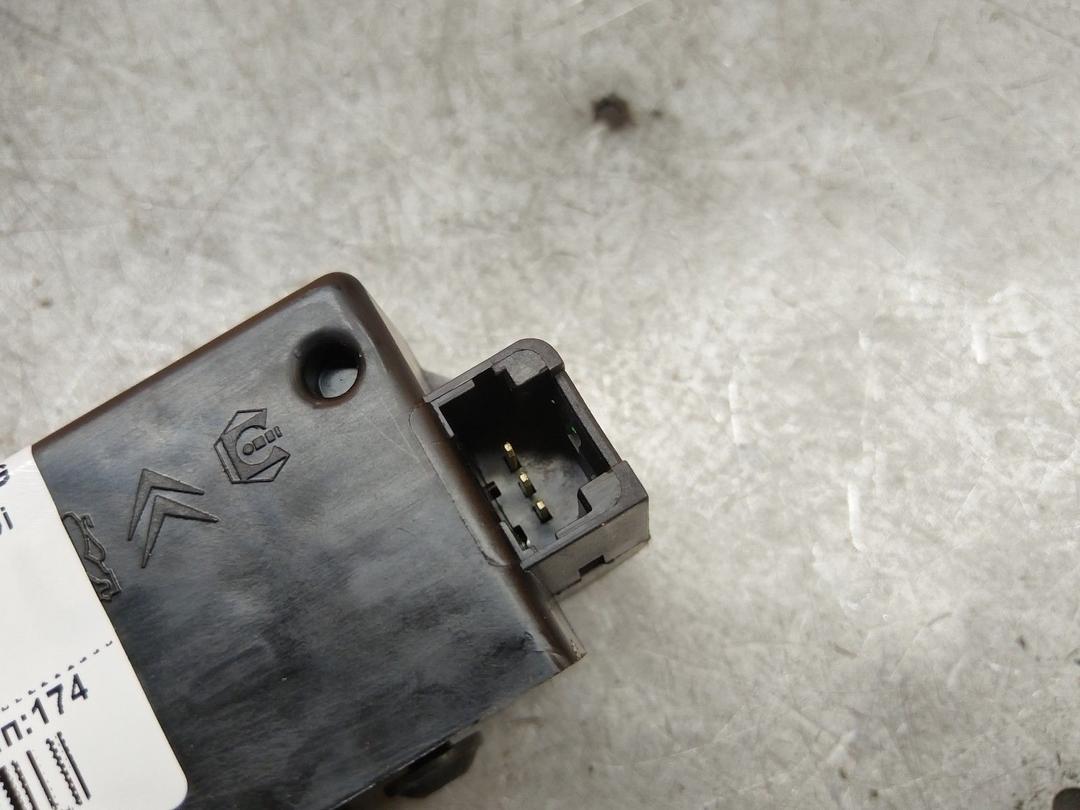 Замок багажника N6MM5G Peugeot 607 - Фото 2