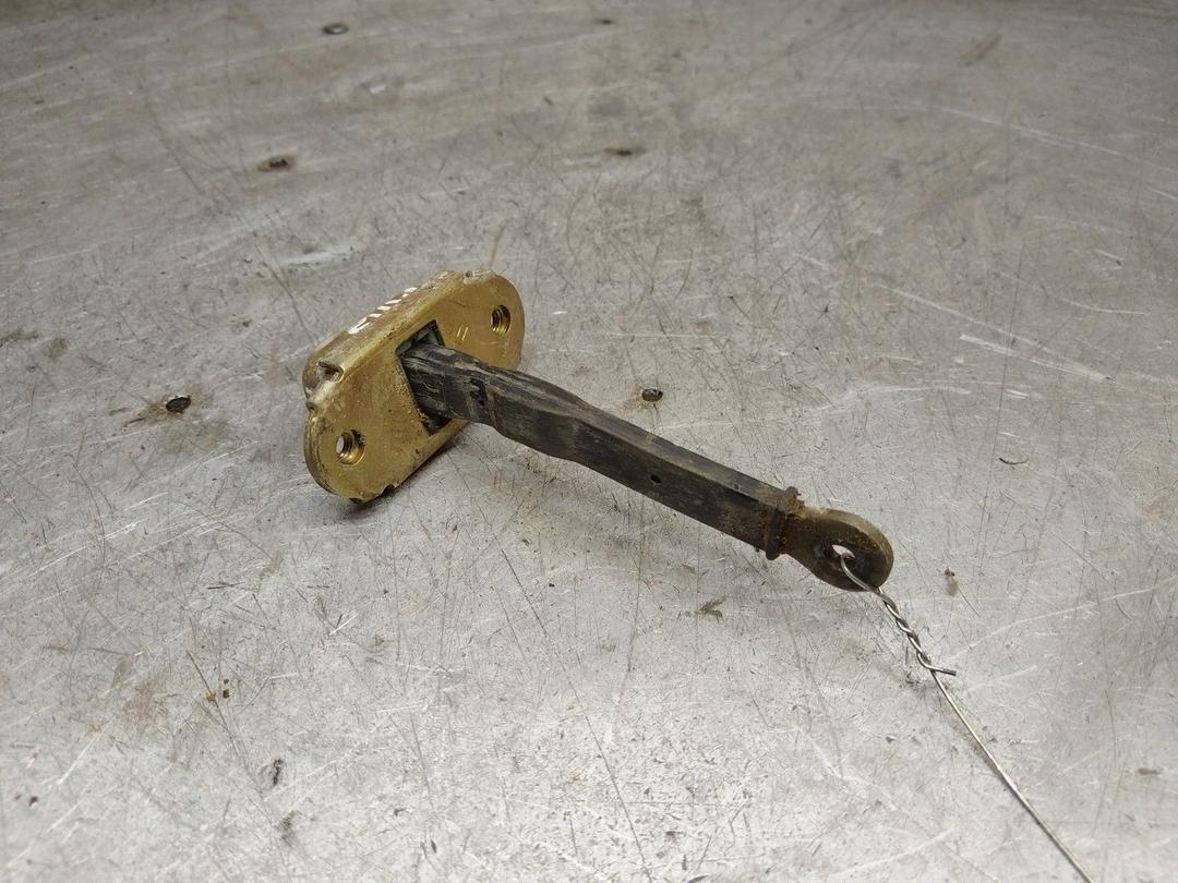 Ограничитель открывания двери задней 4RWUZH Mitsubishi Carisma - Фото 1