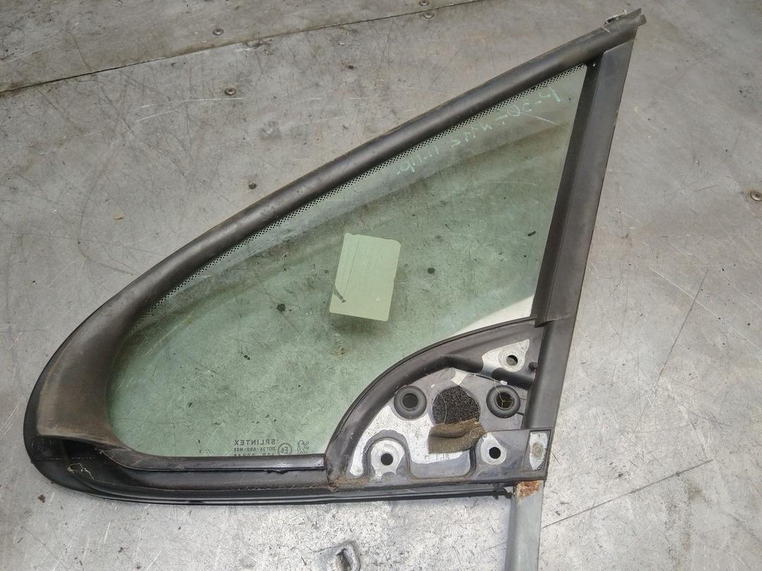 Стекло двери передней правой 3C5ZCO Peugeot 307 купить на авторазборке