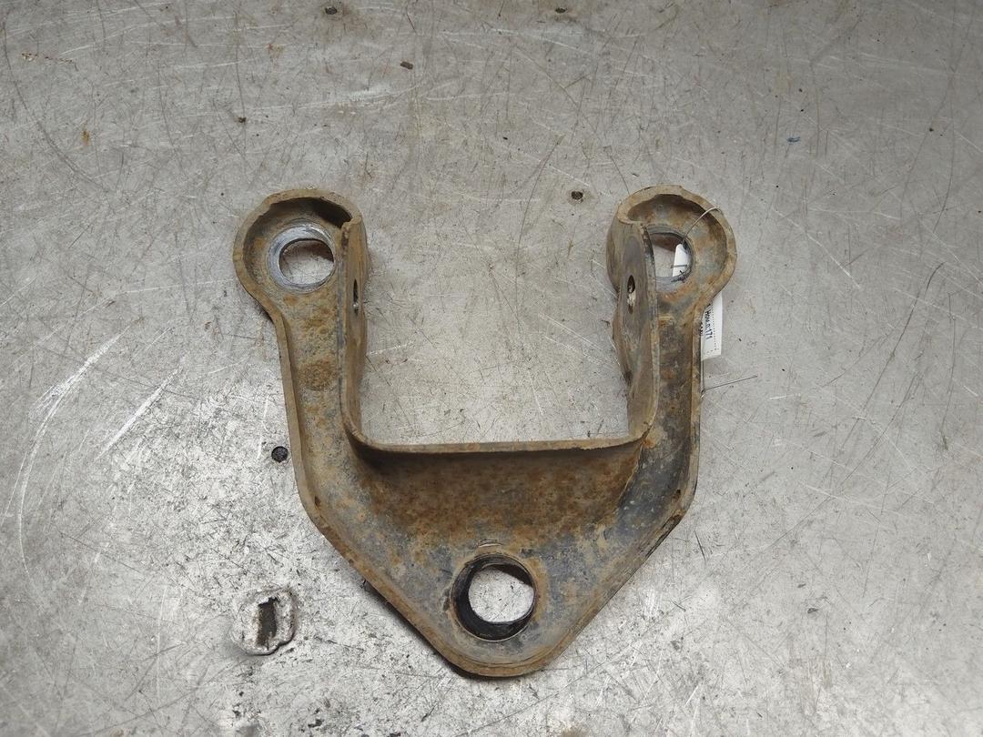 Кронштейн крепления балки подвески O124BD Opel Zafira купить