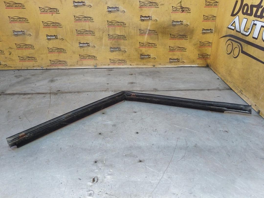 Уплотнитель стекла двери (бархотка) B9UUU8 Mercedes ML W163 купить