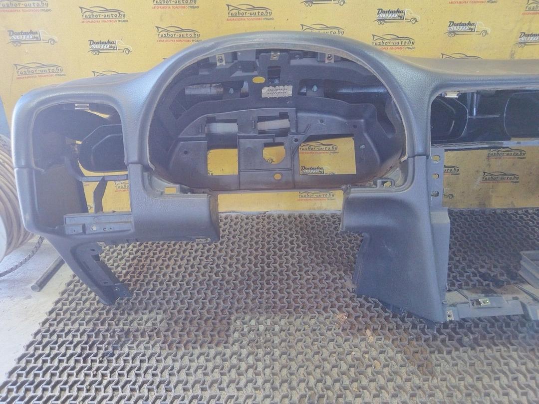 Панель передняя салона (торпедо) KT2DIW Volvo V40 купить на авторазборке