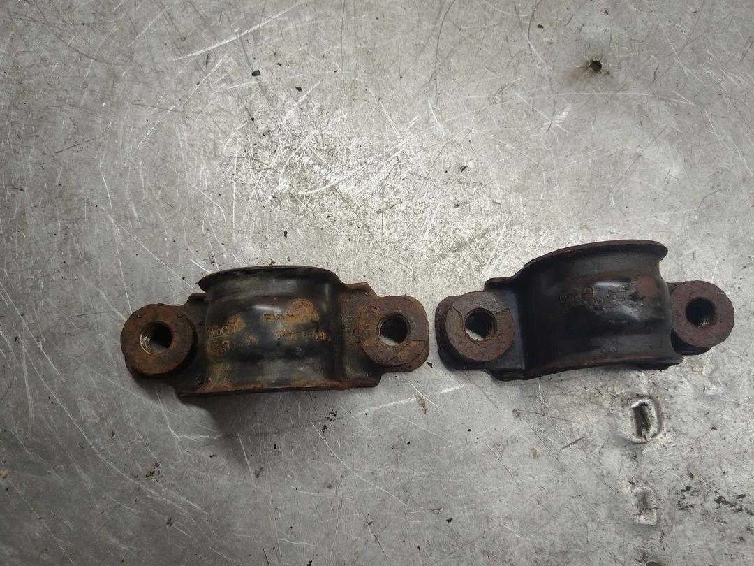 Крепление втулки стабилизатора VN8VL6 Ford Fusion - Фото 4