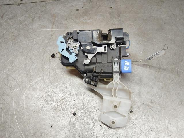 Замок двери передней правой 18PUNC Volkswagen Caddy купить с доставкой