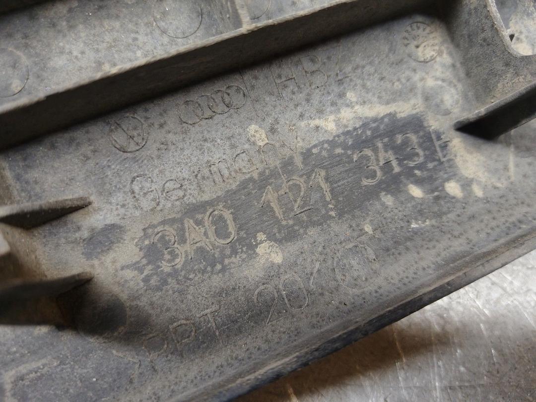 Пластик моторного отсека H9774A Volkswagen Passat - Фото 3