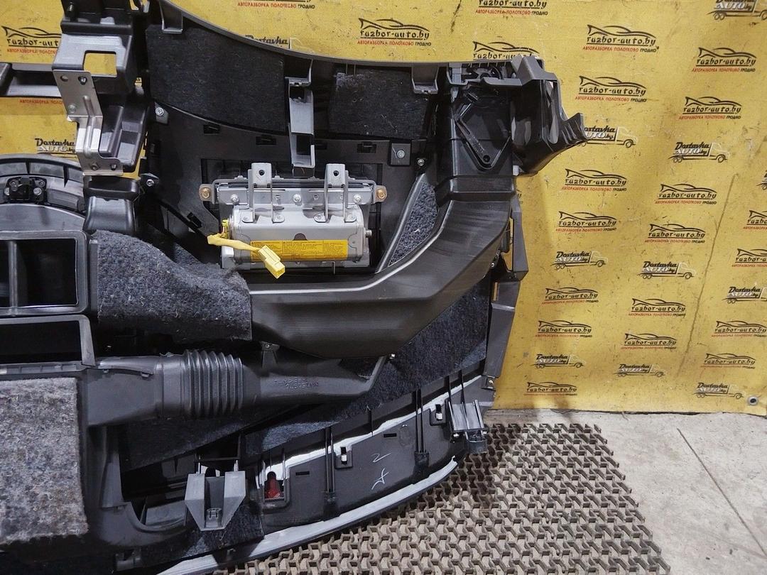 Панель передняя салона (торпедо) U4U65X Mitsubishi Grandis undefined