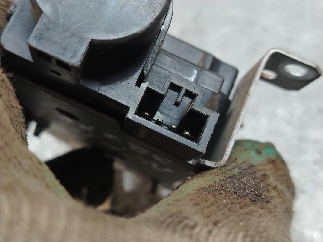 Моторчик заслонки печки NLKD4A Nissan Primera - Фото 4