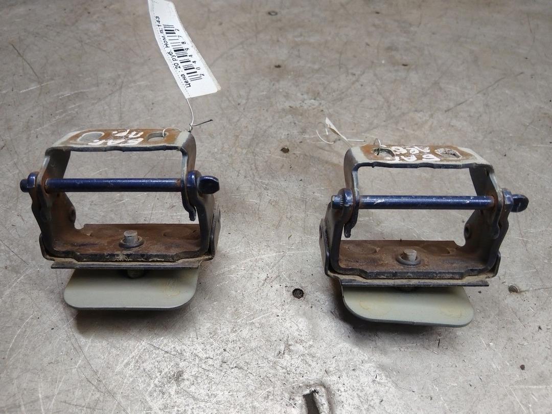 Петля крышки багажника GG3M81 Ford Focus купить с доставкой