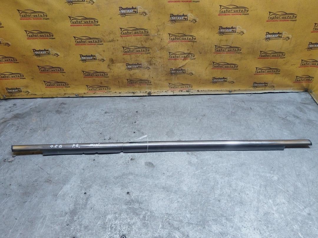 Молдинг стекла двери передней правой наружный 8CRW8I Opel Zafira