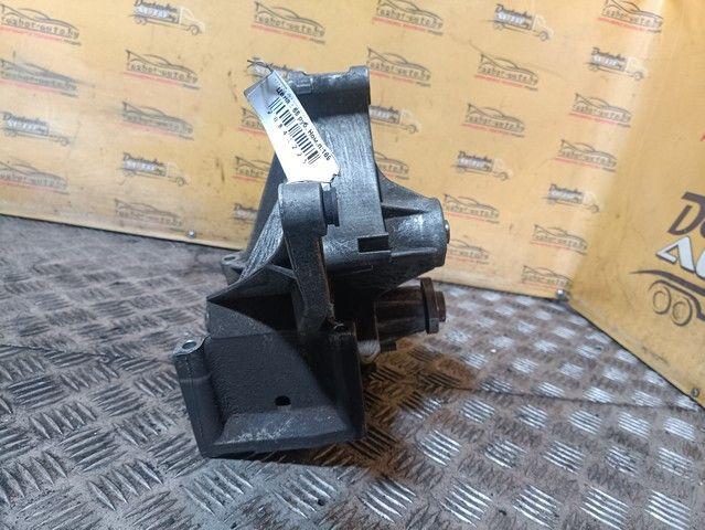 Кронштейн вискомуфты EHRC1D Volkswagen Passat купить на авторазборке