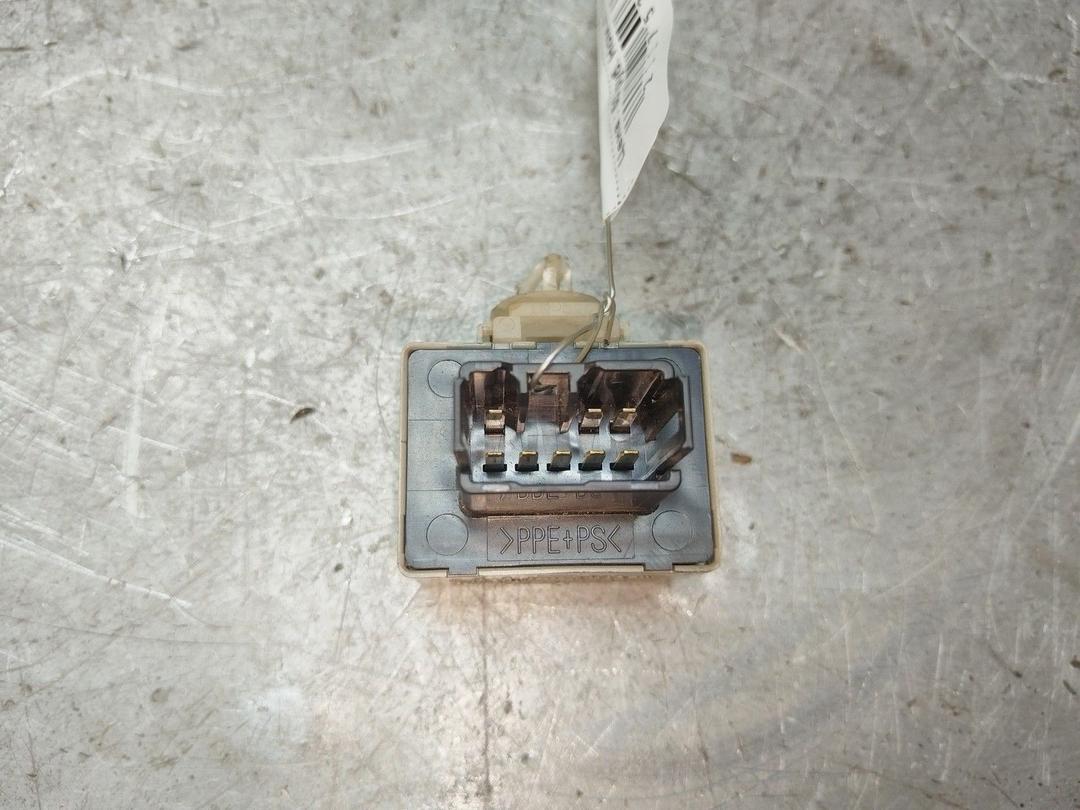 Реле поворотов ZRM93O Toyota Avensis - Фото 4