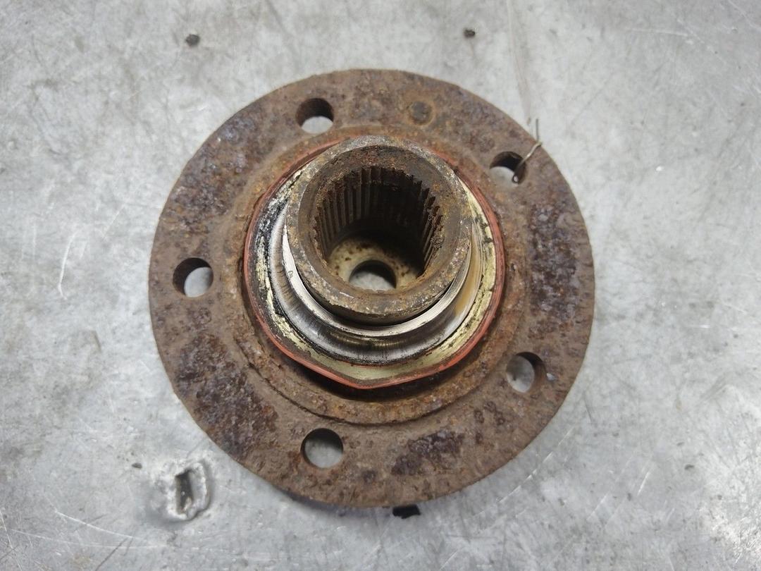 Ступица задняя правая UE0ZD3 Ford Galaxy - Фото 3