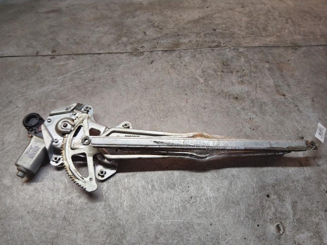 Стеклоподъемник электрический передний правый BB66FV Toyota Yaris Verso купить