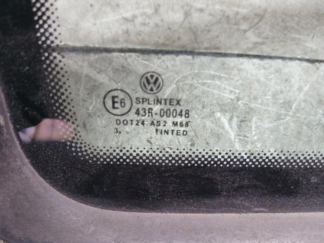Стекло кузовное боковое правое QX9GYF Volkswagen Passat купить