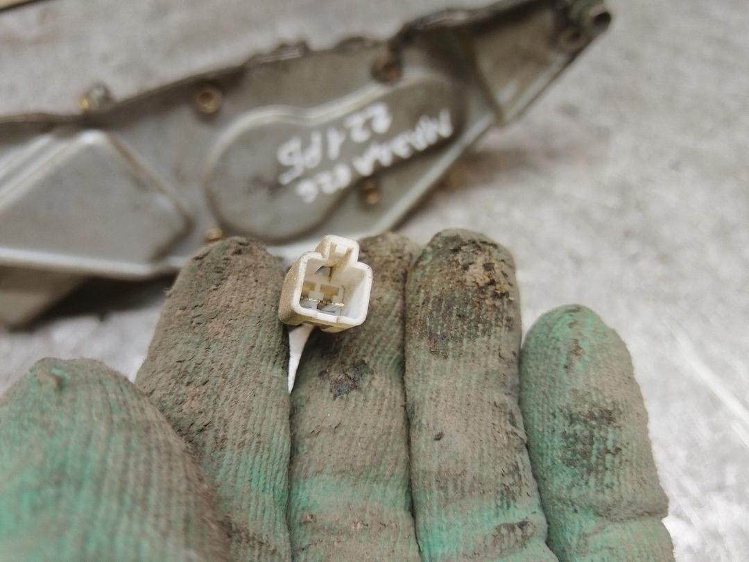 Моторчик заднего стеклоочистителя (дворника) 7SNMT8 Mazda 626 - Фото 4