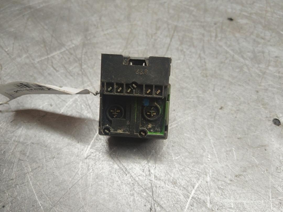 Блок управления стеклоподъемниками 353M82 Fiat Palio купить в магазине запчастей бу