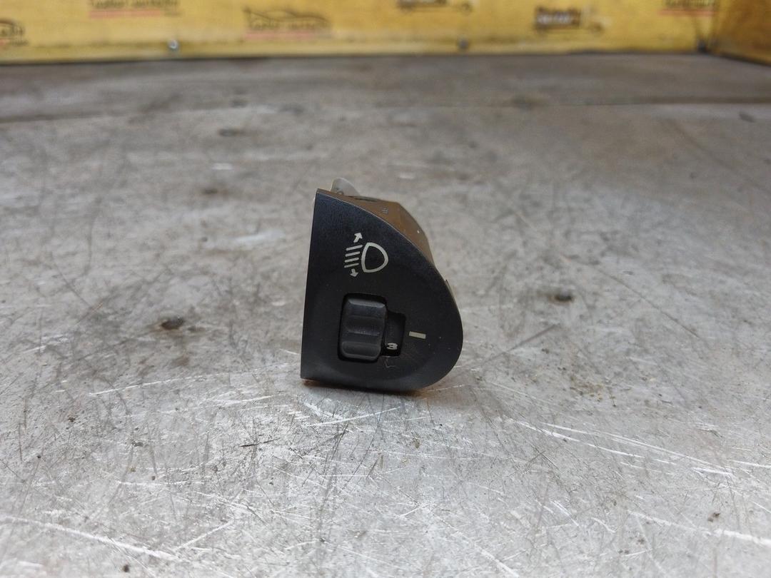 Кнопка корректора фар 47D6V0 Hyundai Lantra