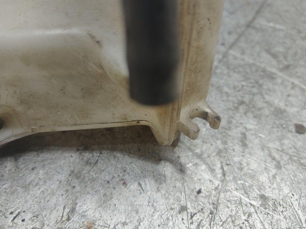 Бачок омывателя 0193N4 Toyota Corolla - Фото 6