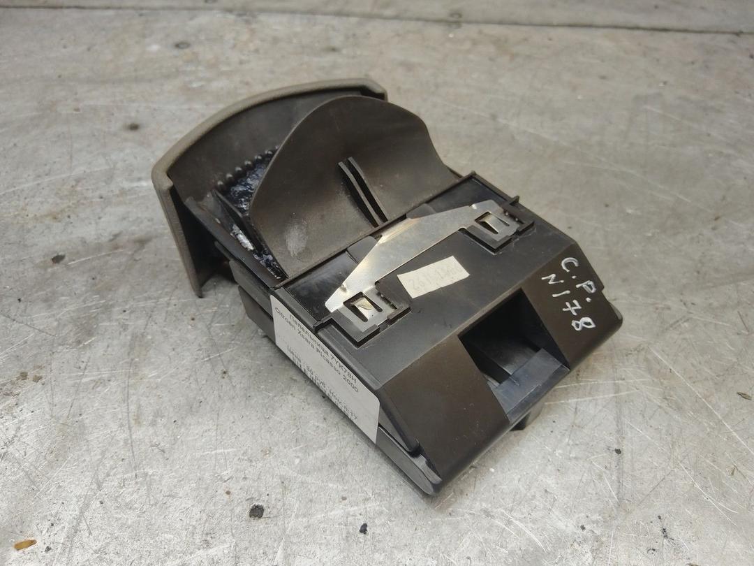 Пепельница 7YK78H Citroen Xsara Picasso купить с доставкой