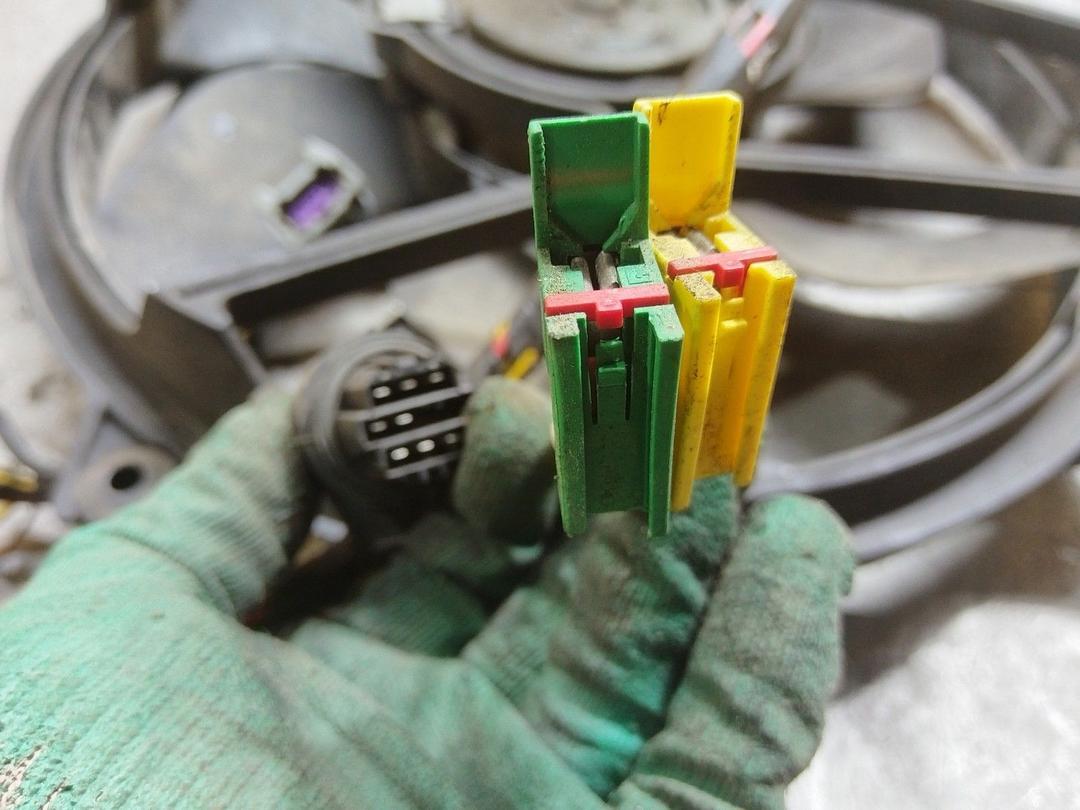 Вентилятор радиатора 9X8Y22 Citroen Xsara Picasso купить на авторазборке