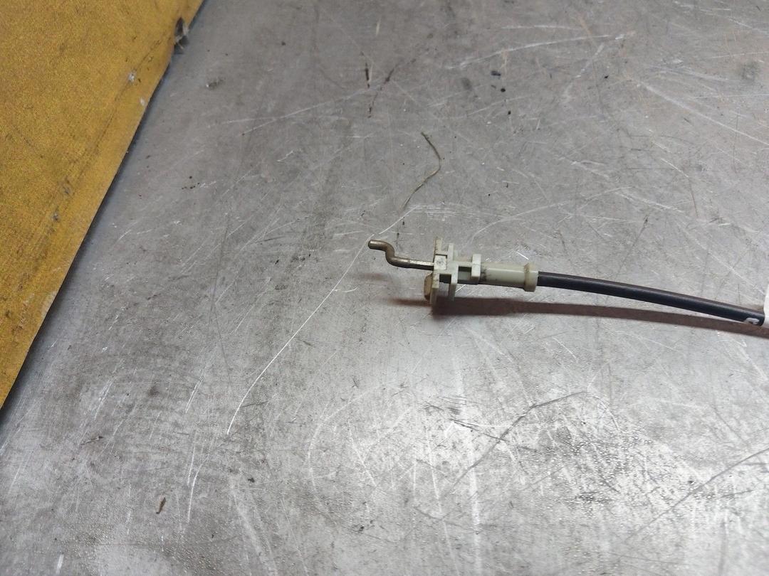 Трос двери передней R6GS33 Opel Astra купить с доставкой