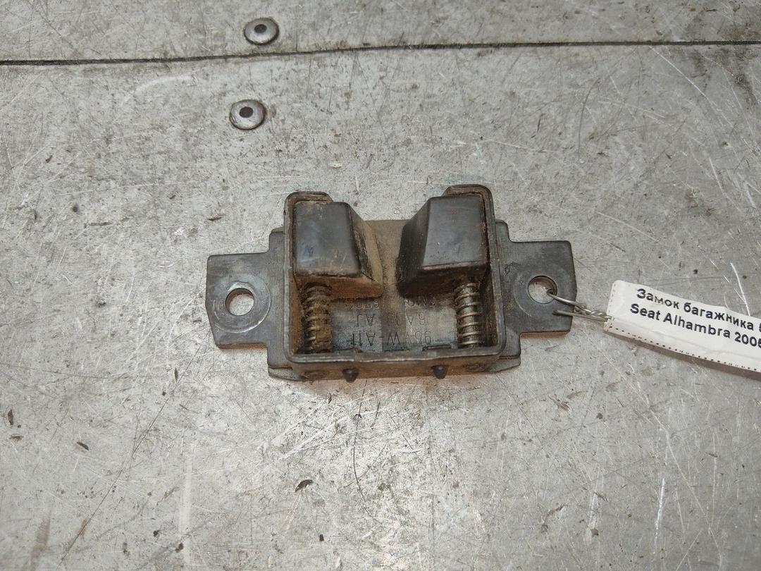 Замок багажника 560RRD Seat Alhambra - Фото 1