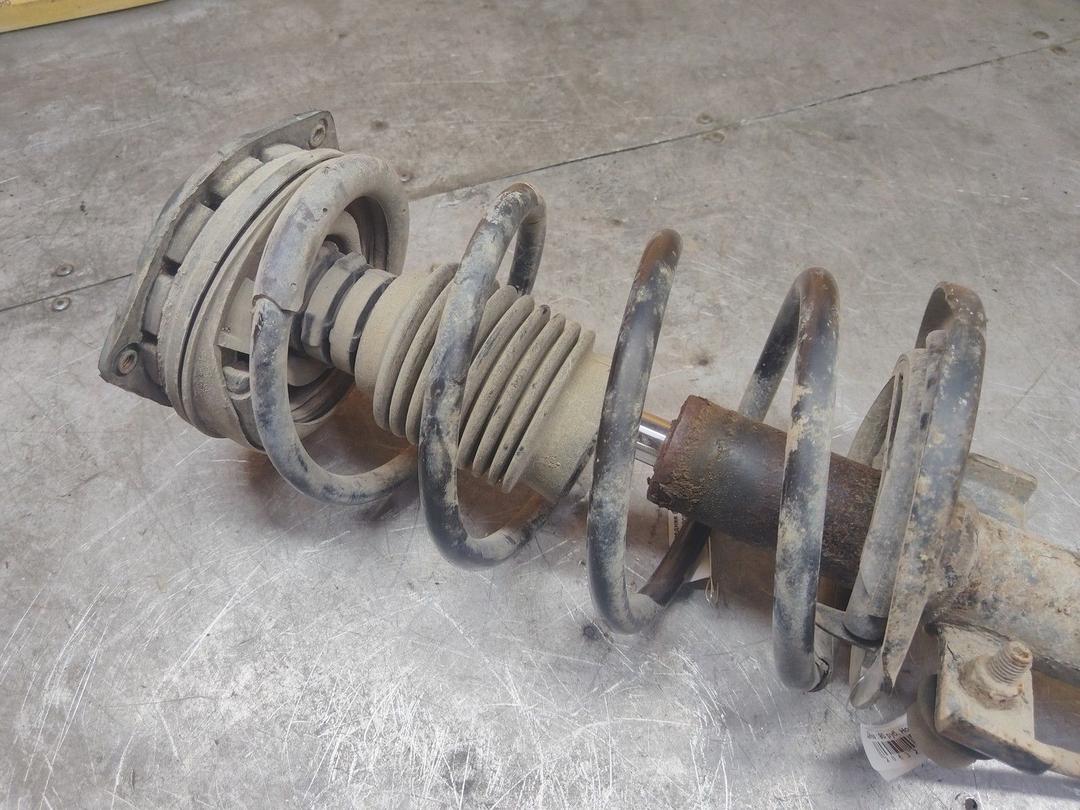 Амортизатор передний правый SZLJI6 Renault Scenic купить в магазине запчастей бу