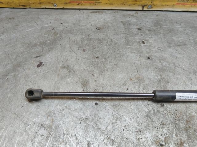 Амортизатор крышки багажника (3-5 двери) J9X8S8 Hyundai Getz undefined