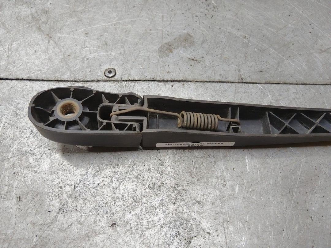 Щеткодержатель задний 1QELW6 Renault Scenic купить с доставкой