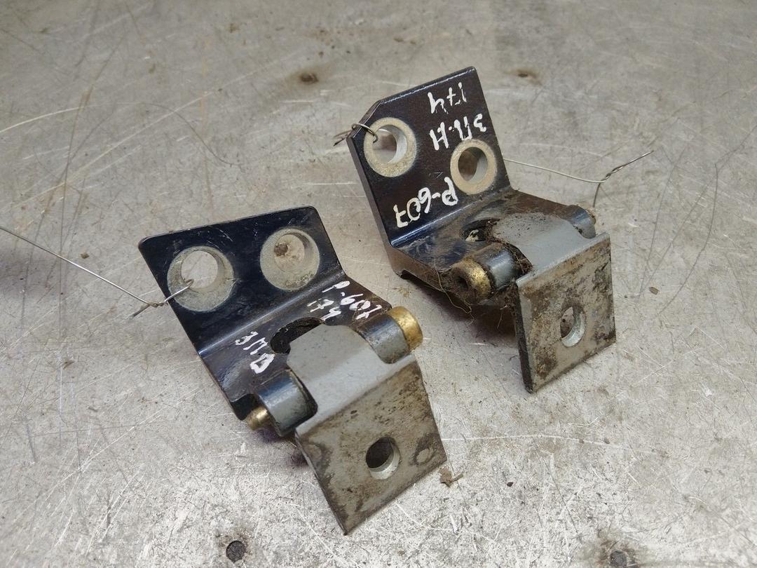 Петля двери задней правой 16U1FN Peugeot 607 - Фото 2