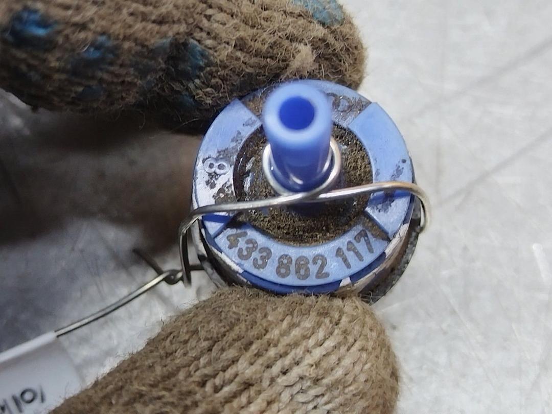 Клапан обратный вакуумный C6HO6Z Volkswagen Passat - Фото 3