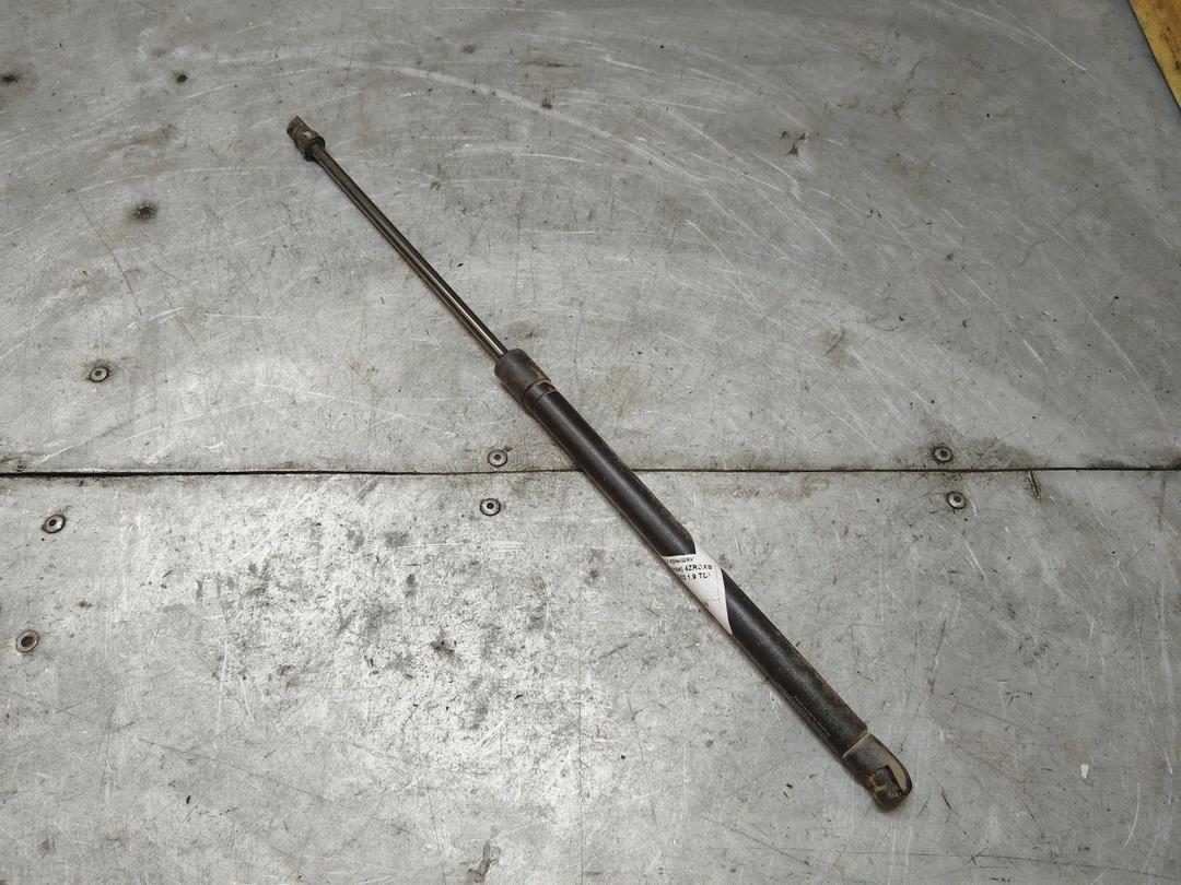 Амортизатор крышки багажника (3-5 двери) 4ZRSXS Volkswagen Golf