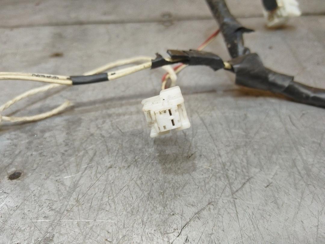 Проводка двери передней правой 7UR8M9 Nissan Note купить в магазине запчастей бу